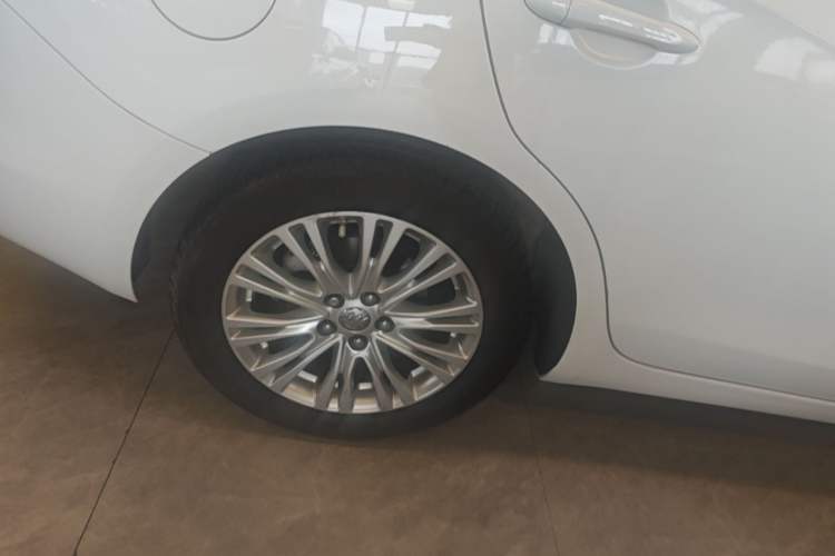 Used Buick GT 2015 15N Manual Elite Edition Right Rear Wheel Hub
