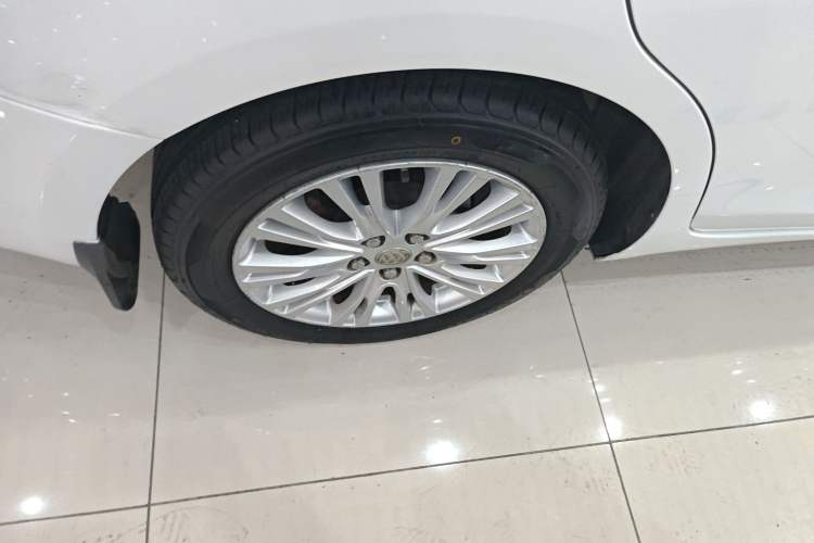 Used Buick GT 2015 15N Automatic Elite Version Right Rear Wheel Hub