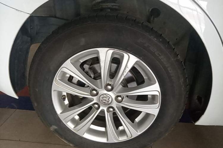 Used Buick GT 2015 15N Manual Entry-Level Trim Right Rear Wheel Hub