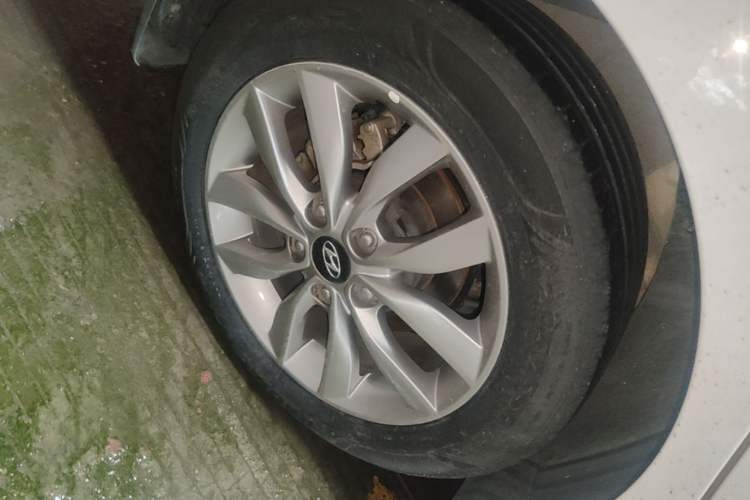 Used Buick GT 2015 15N Automatic Deluxe Edition Right Rear Wheel Hub
