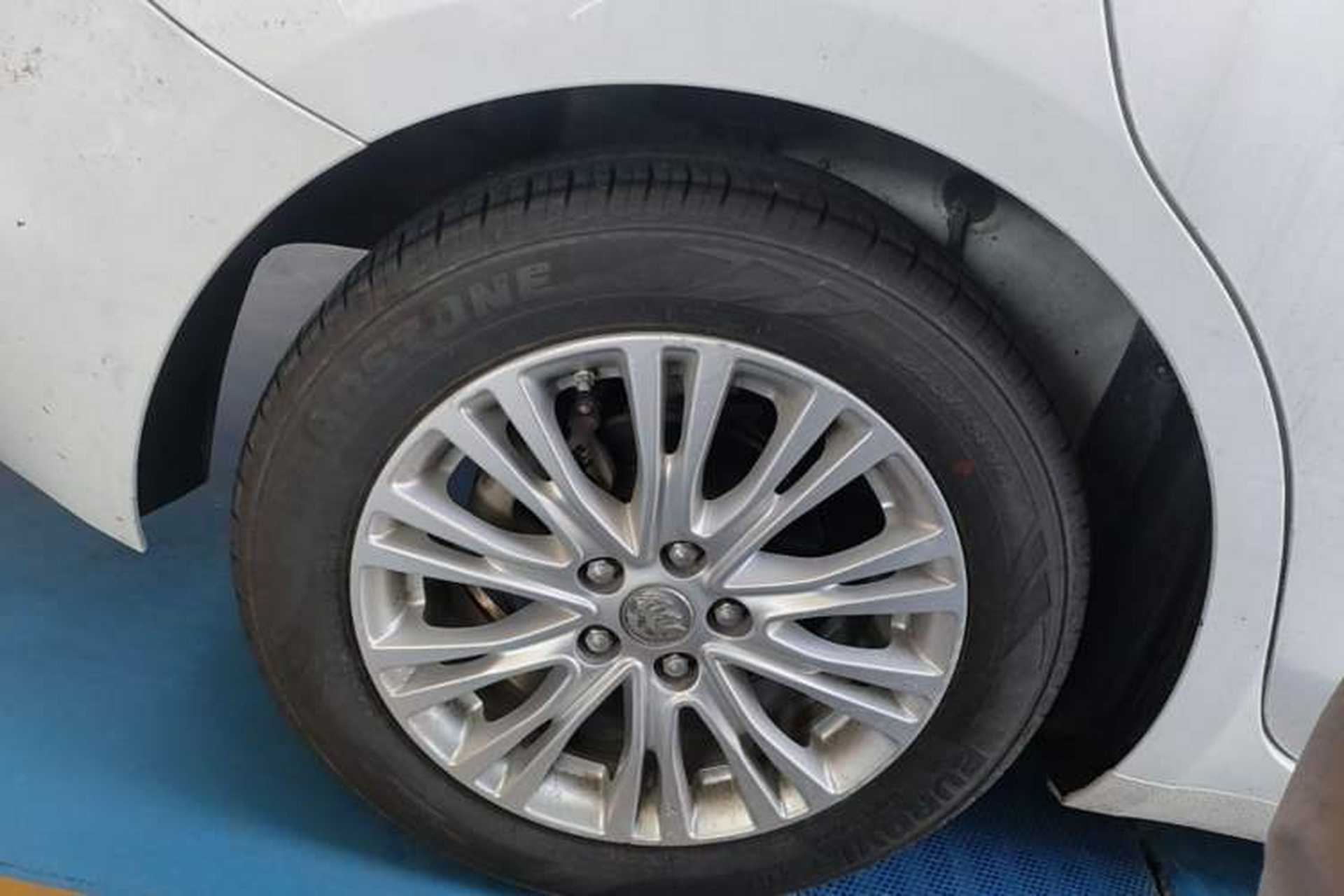 Used Buick GT 2015 18T Dual-Clutch Elite Model Right Rear Wheel Hub