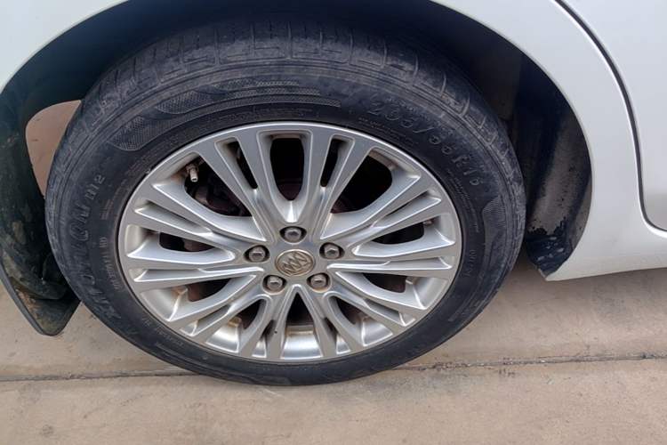Used Buick GT 2015 15N Manual Elite Edition Right Rear Wheel Hub