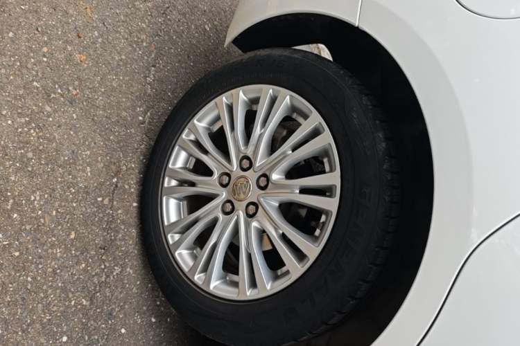 Used Buick GT 2015 15N Manual Luxury Version Right Rear Wheel Hub