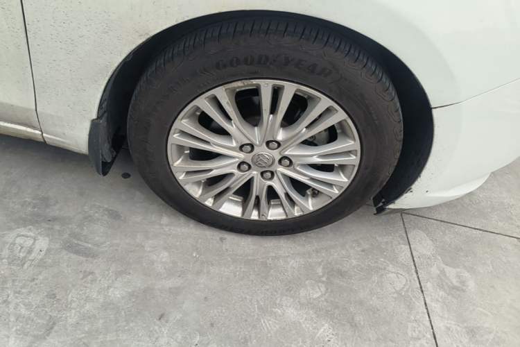 Used Buick GT 2015 15N Automatic Elite Version Right Rear Wheel Hub