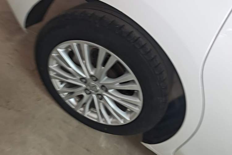 Used Buick GT 2015 15N Manual Elite Edition Right Rear Wheel Hub