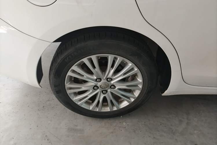 Used Buick GT 2015 15N Automatic Elite Version Right Rear Wheel Hub