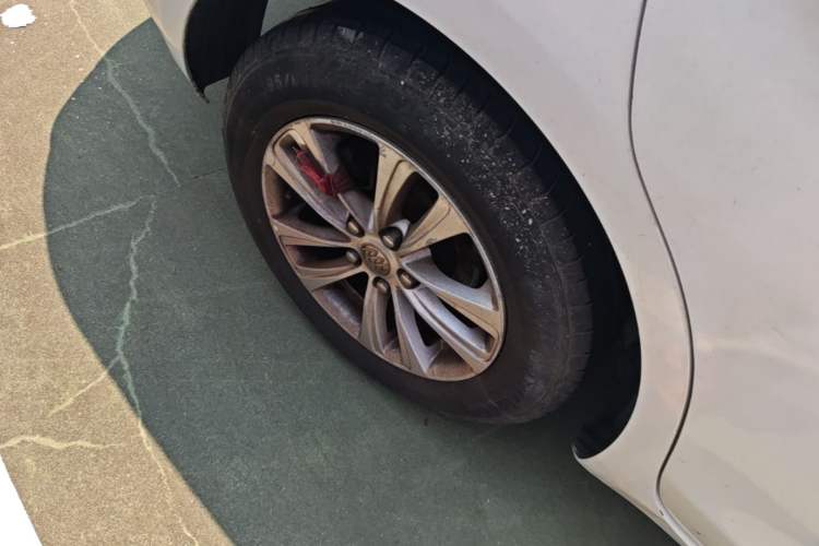 Used Buick GT 2015 15N Automatic Entry-Level Trim Right Rear Wheel Hub