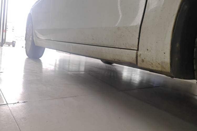 Used Buick GT 2015 15N Automatic Elite Version Right Side Sill