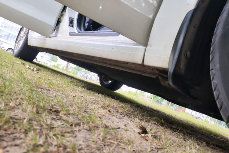 Used Buick GT 2015 15N Automatic Deluxe Edition Right Side Sill