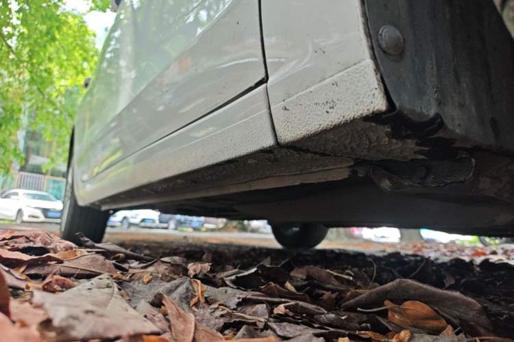Used Buick GT 2015 18T Dual-Clutch Luxury Model Right Side Sill