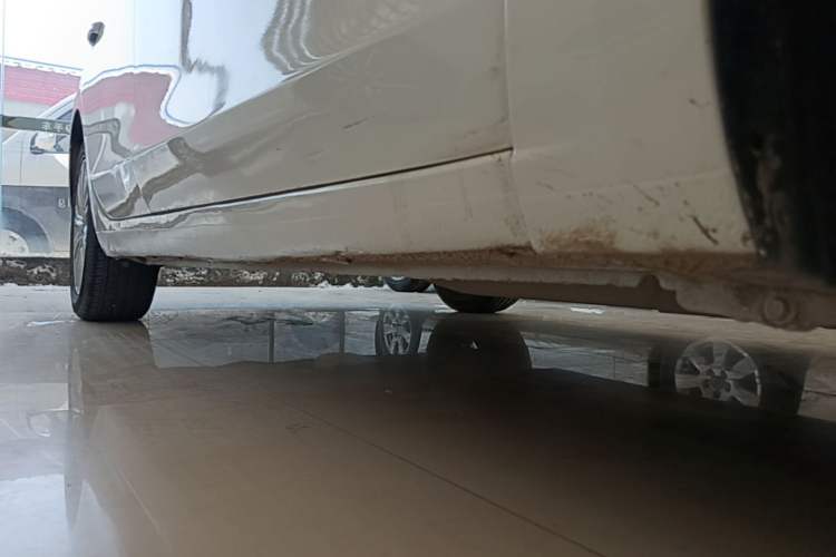 Used Buick GT 2015 15N Automatic Elite Version Right Side Sill