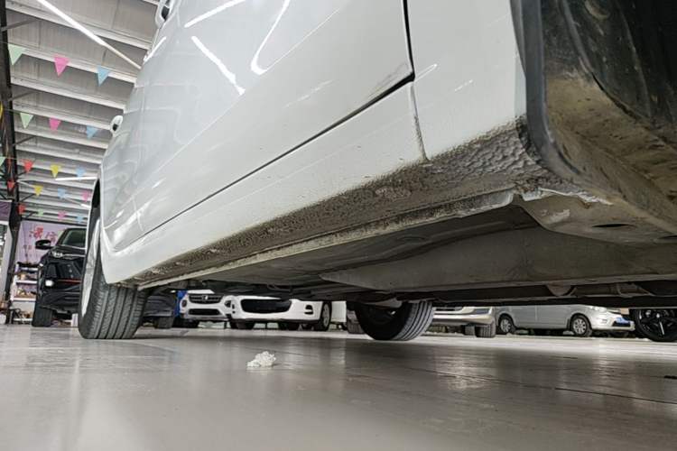 Used Buick GT 2015 15N Automatic Elite Version Right Side Sill