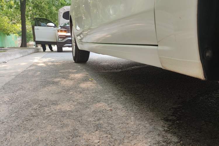 Used Buick GT 2015 18T Dual-Clutch Luxury Model Right Side Sill