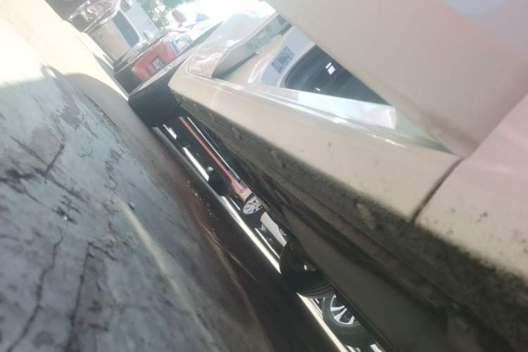 Used Buick GT 2015 15N Automatic Deluxe Edition Right Side Sill