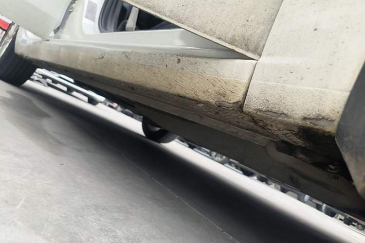 Used Buick GT 2015 15N Automatic Elite Version Right Side Sill