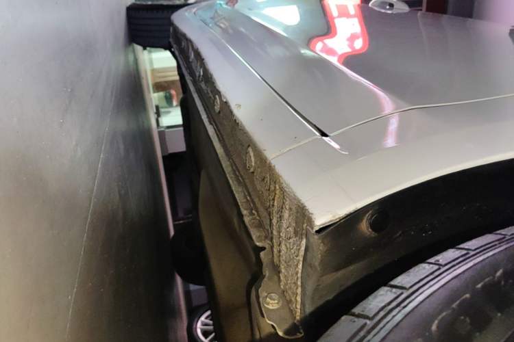 Used Buick GT 2015 15N Automatic Elite Version Right Side Sill