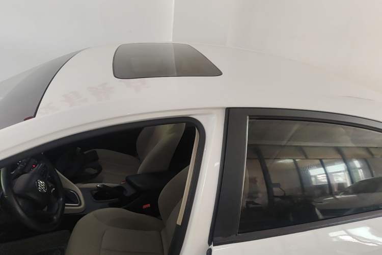 Used Buick GT 2015 15N Automatic Elite Version Roof