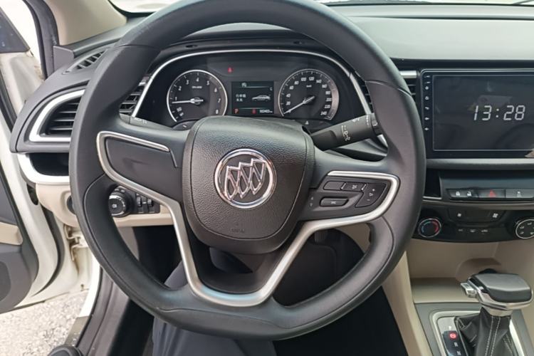 Used Buick GT 2015 15N Automatic Elite Version Steering Wheel