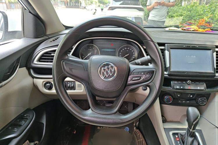 Used Buick GT 2015 15N Automatic Elite Version Steering Wheel