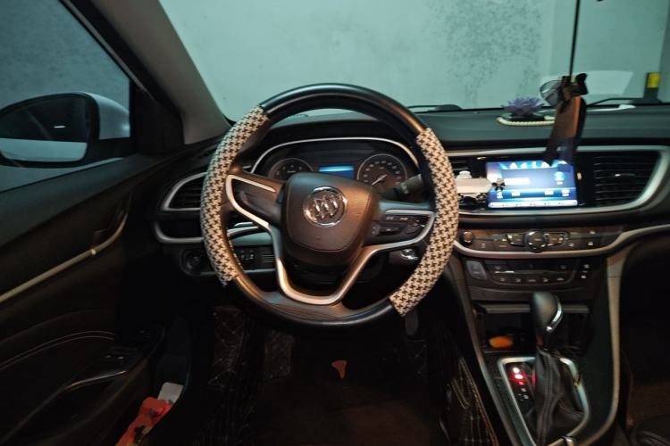 Used Buick GT 2015 15N Automatic Deluxe Edition Steering Wheel