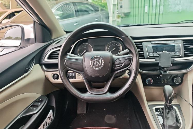 Used Buick GT 2015 15N Automatic Elite Version Steering Wheel