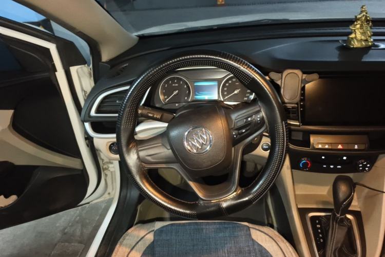 Used Buick GT 2015 15N Automatic Elite Version Steering Wheel