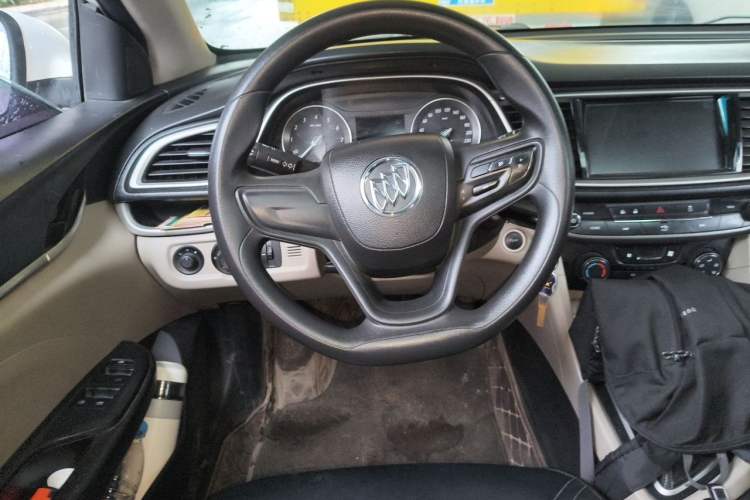 Used Buick GT 2015 15N Automatic Elite Version Steering Wheel