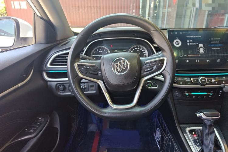 Used Buick GT 2015 18T Dual-Clutch Luxury Model Steering Wheel