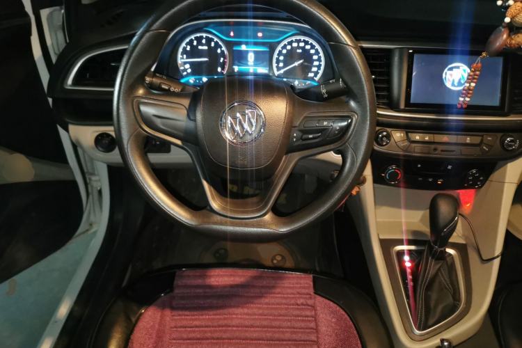 Used Buick GT 2015 15N Automatic Elite Version Steering Wheel
