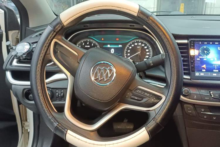 Used Buick GT 2015 15N Automatic Deluxe Edition Steering Wheel
