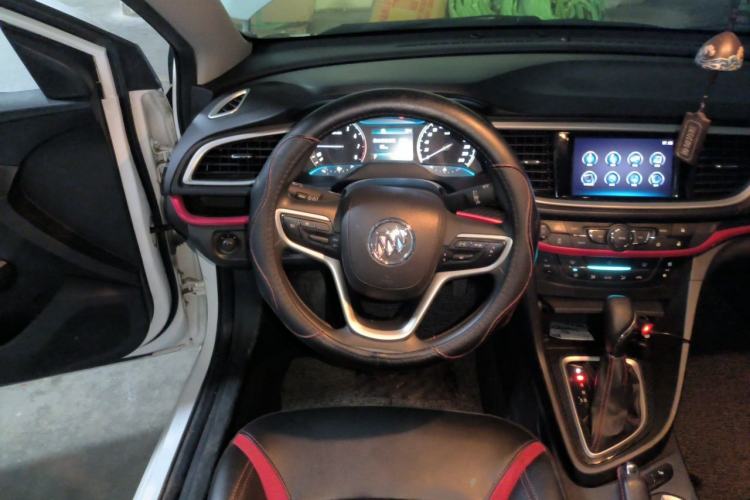 Used Buick GT 2015 18T Dual-Clutch Sport Flagship Model Steering Wheel