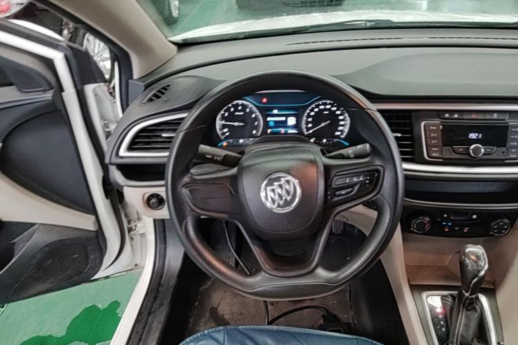 Used Buick GT 2015 15N Automatic Elite Version Steering Wheel