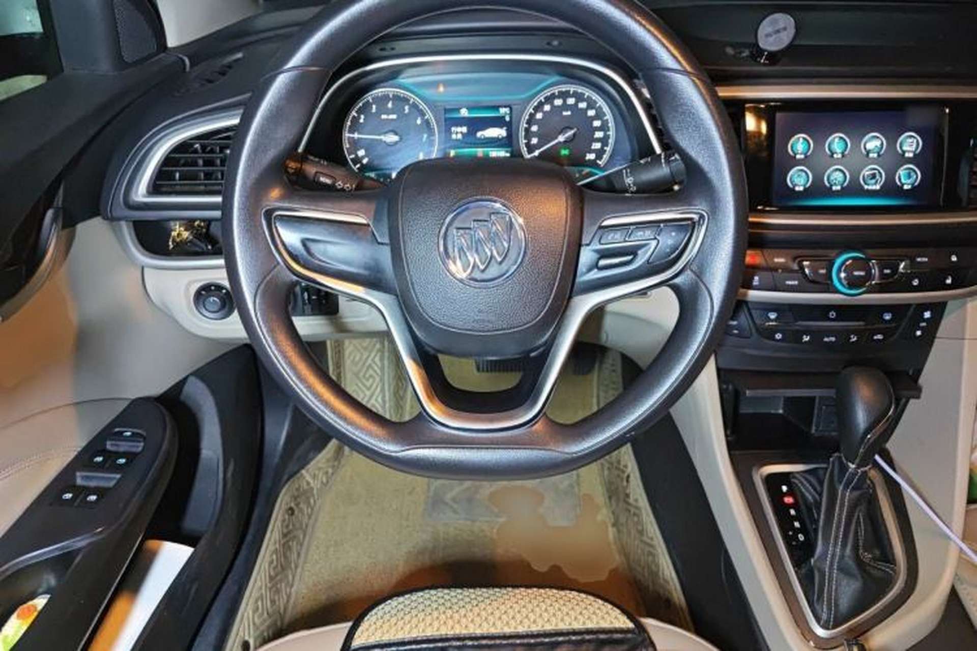 Used Buick GT 2015 15N Automatic Deluxe Edition Steering Wheel