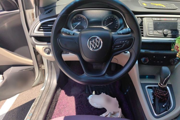 Used Buick GT 2015 15N Automatic Elite Version Steering Wheel