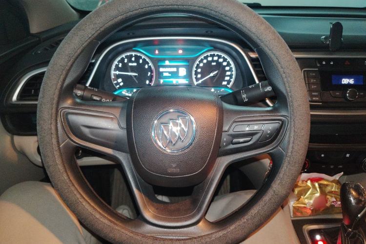 Used Buick GT 2015 15N Automatic Elite Version Steering Wheel