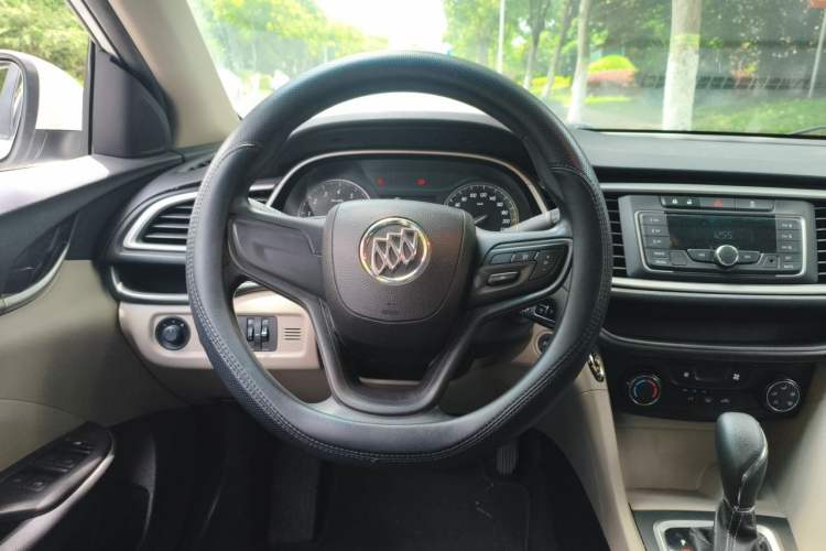 Used Buick GT 2015 15N Automatic Elite Version Steering Wheel