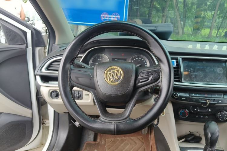 Used Buick GT 2015 15N Automatic Elite Version Steering Wheel