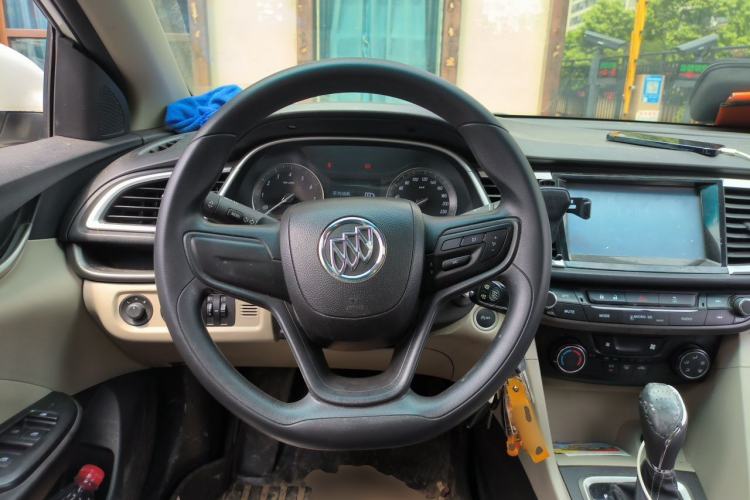 Used Buick GT 2015 15N Automatic Elite Version Steering Wheel