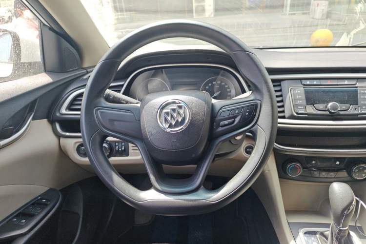 Used Buick GT 2015 15N Automatic Elite Version Steering Wheel