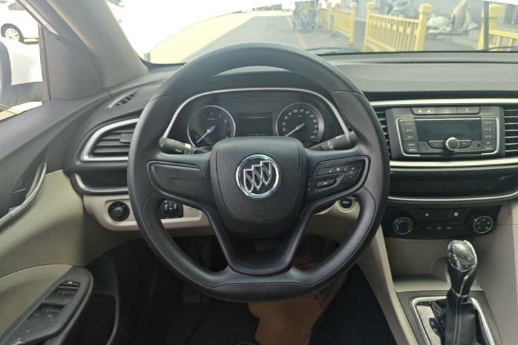 Used Buick GT 2015 15N Automatic Elite Version Steering Wheel