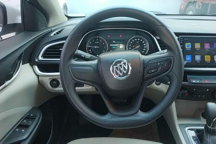 Used Buick GT 2015 15N Automatic Elite Version Steering Wheel