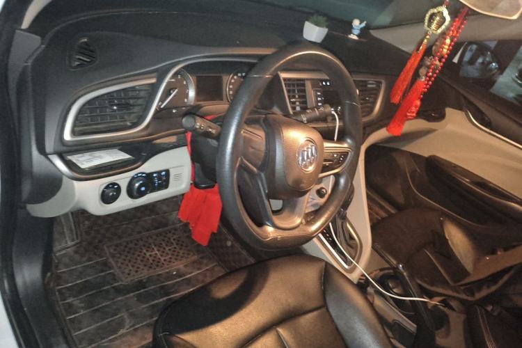Used Buick GT 2015 15N Automatic Elite Version Steering Wheel