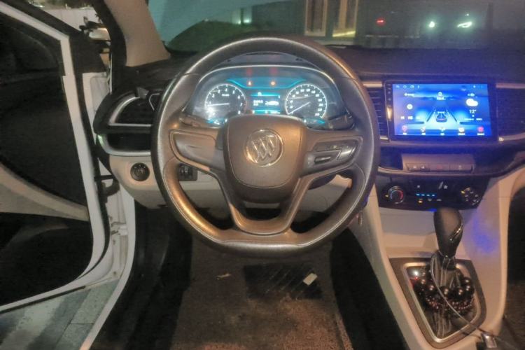 Used Buick GT 2015 15N Automatic Elite Version Steering Wheel