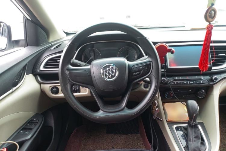Used Buick GT 2015 15N Automatic Elite Version Steering Wheel