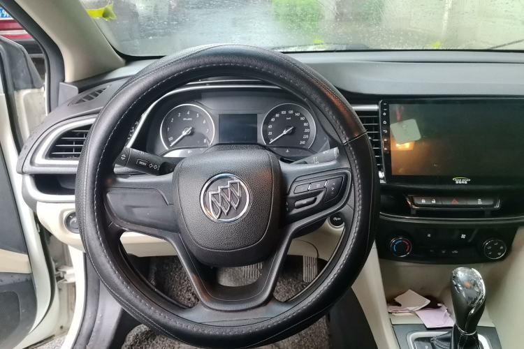 Used Buick GT 2015 15N Automatic Elite Version Steering Wheel