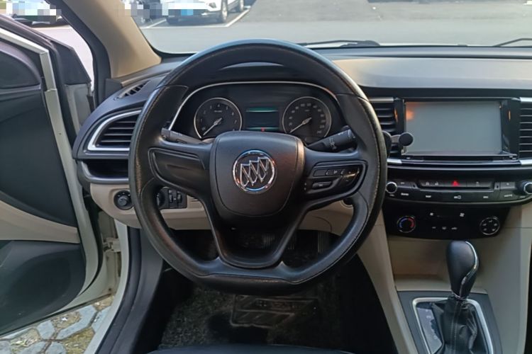 Used Buick GT 2015 15N Automatic Elite Version Steering Wheel