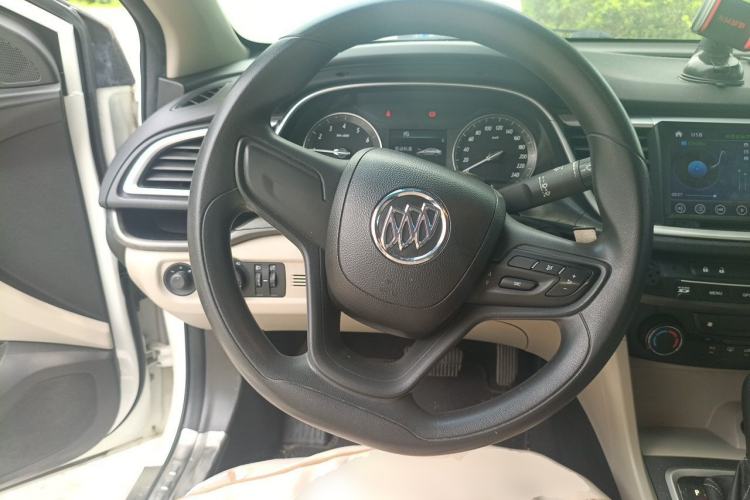Used Buick GT 2015 15N Automatic Elite Version Steering Wheel