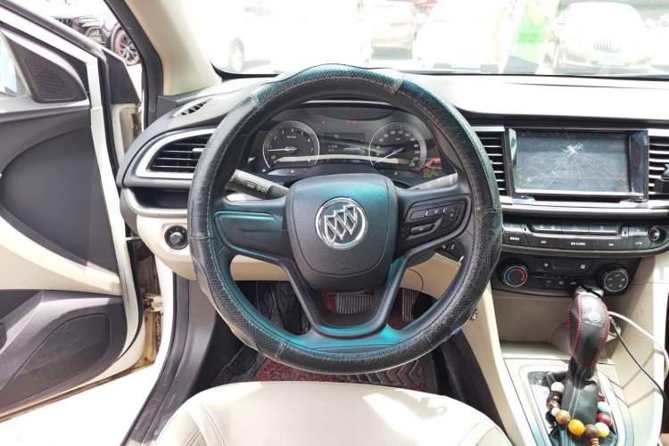 Used Buick GT 2015 15N Automatic Elite Version Steering Wheel