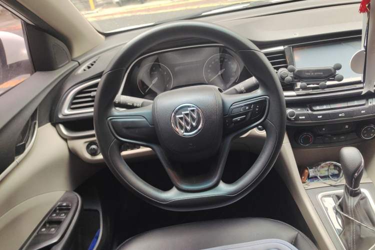 Used Buick GT 2015 15N Automatic Elite Version Steering Wheel