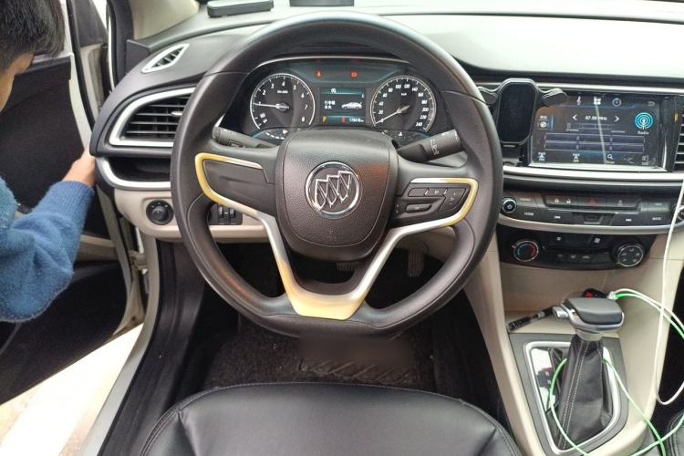 Used Buick GT 2015 18T Dual-Clutch Elite Model Steering Wheel